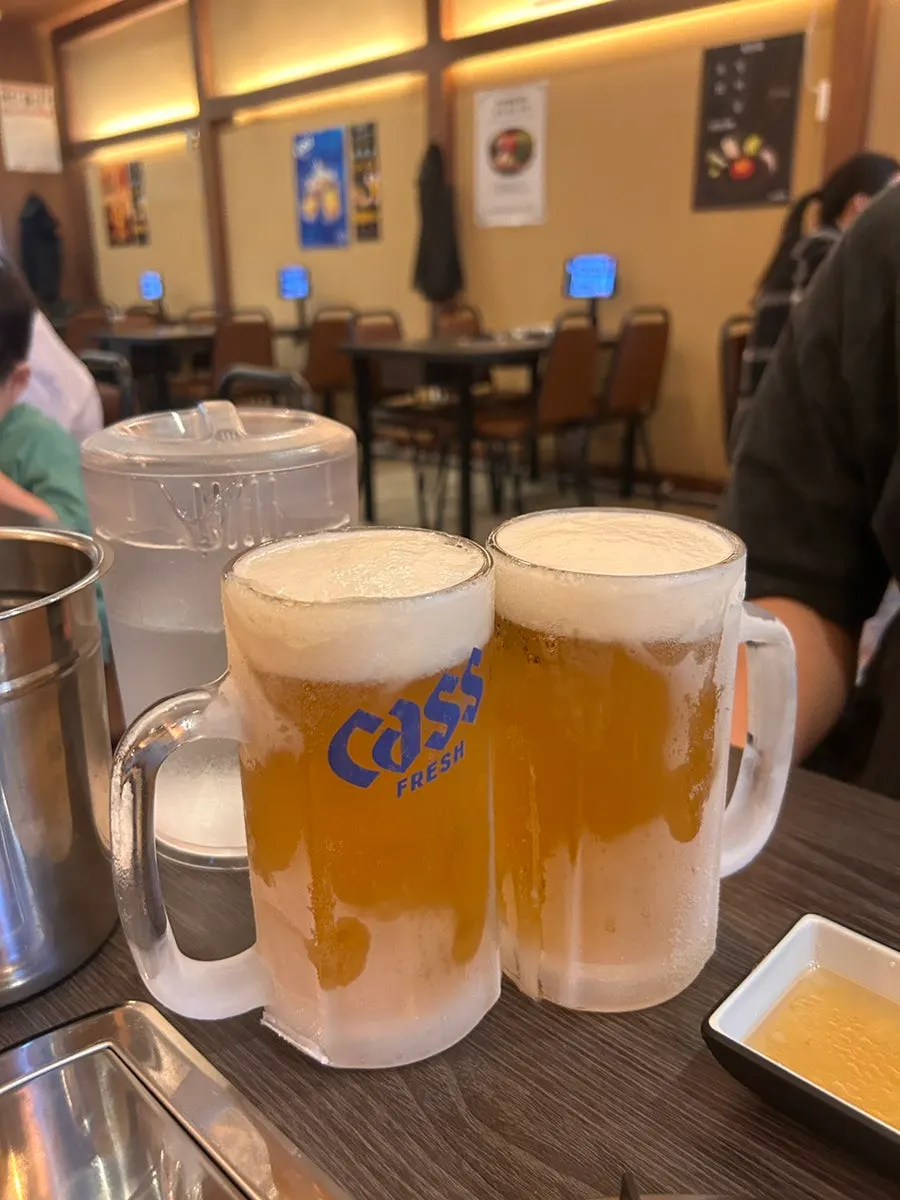 살얼음 가득한 일미곱 생맥주 잔