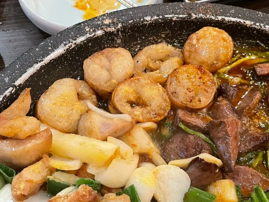 Plump, well-cooked daechang