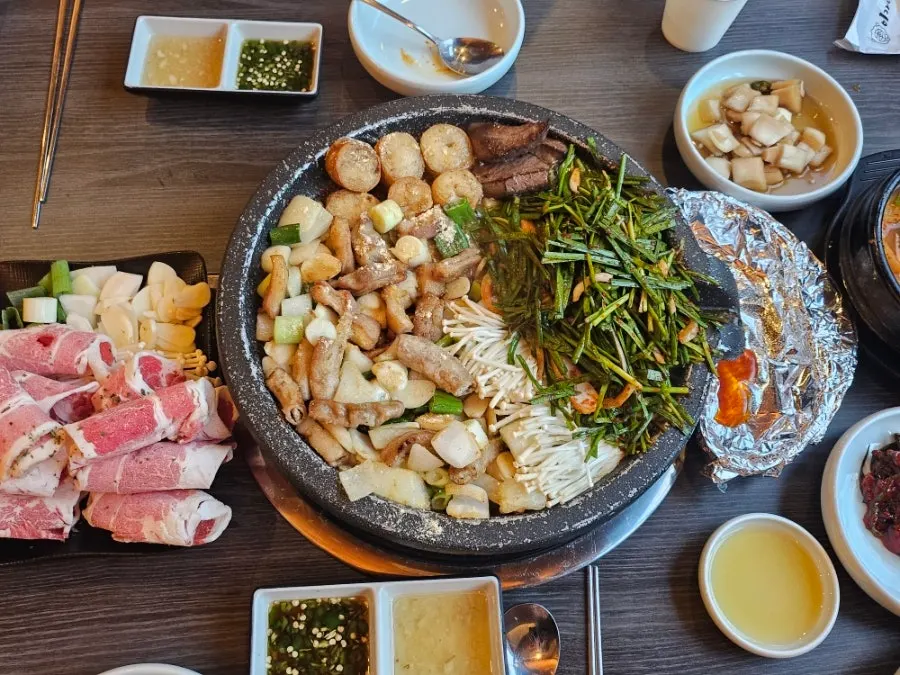 곱이 가득한 소곱창 한 점