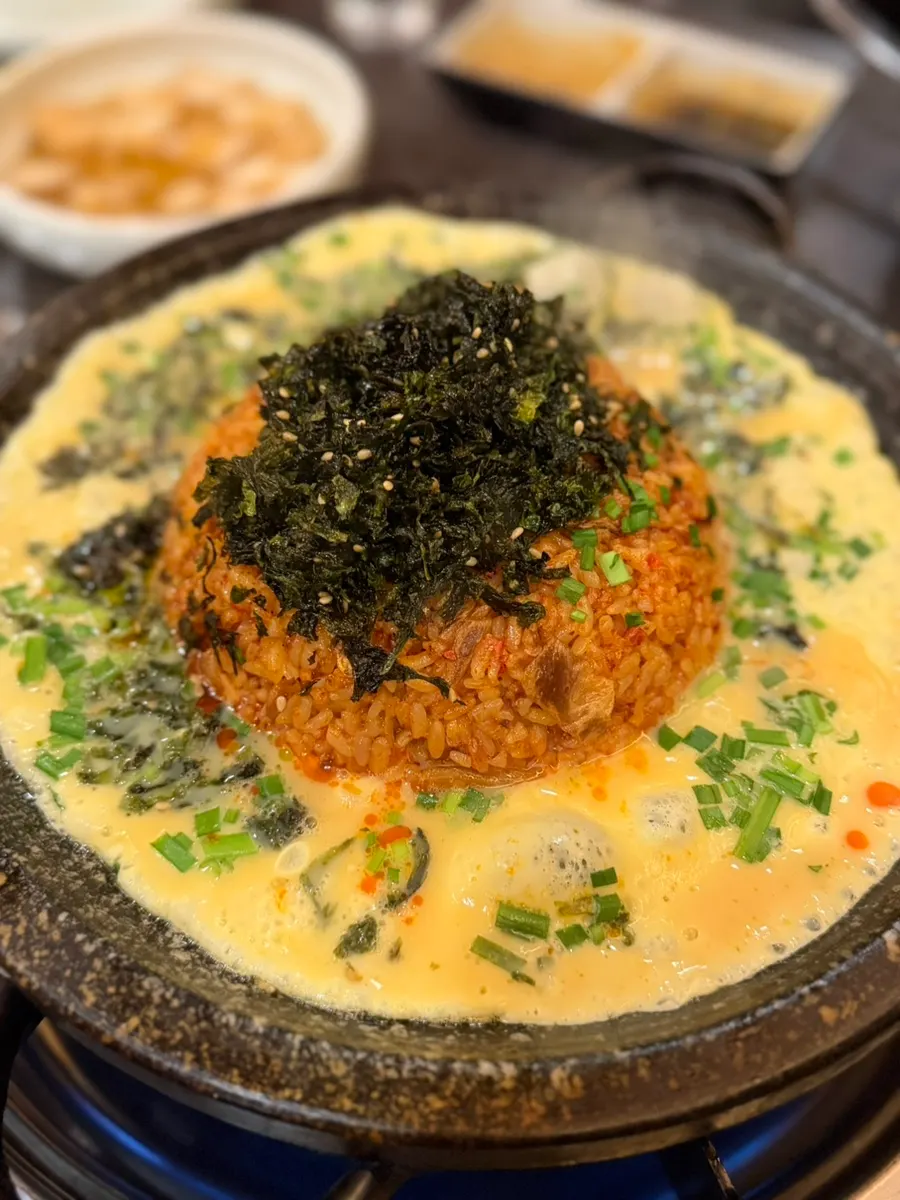 1.5-serving portion of gopchang fried rice
