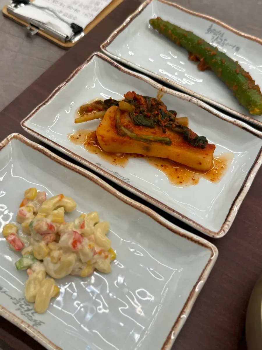 Chonggak kimchi and macaroni salad side dishes