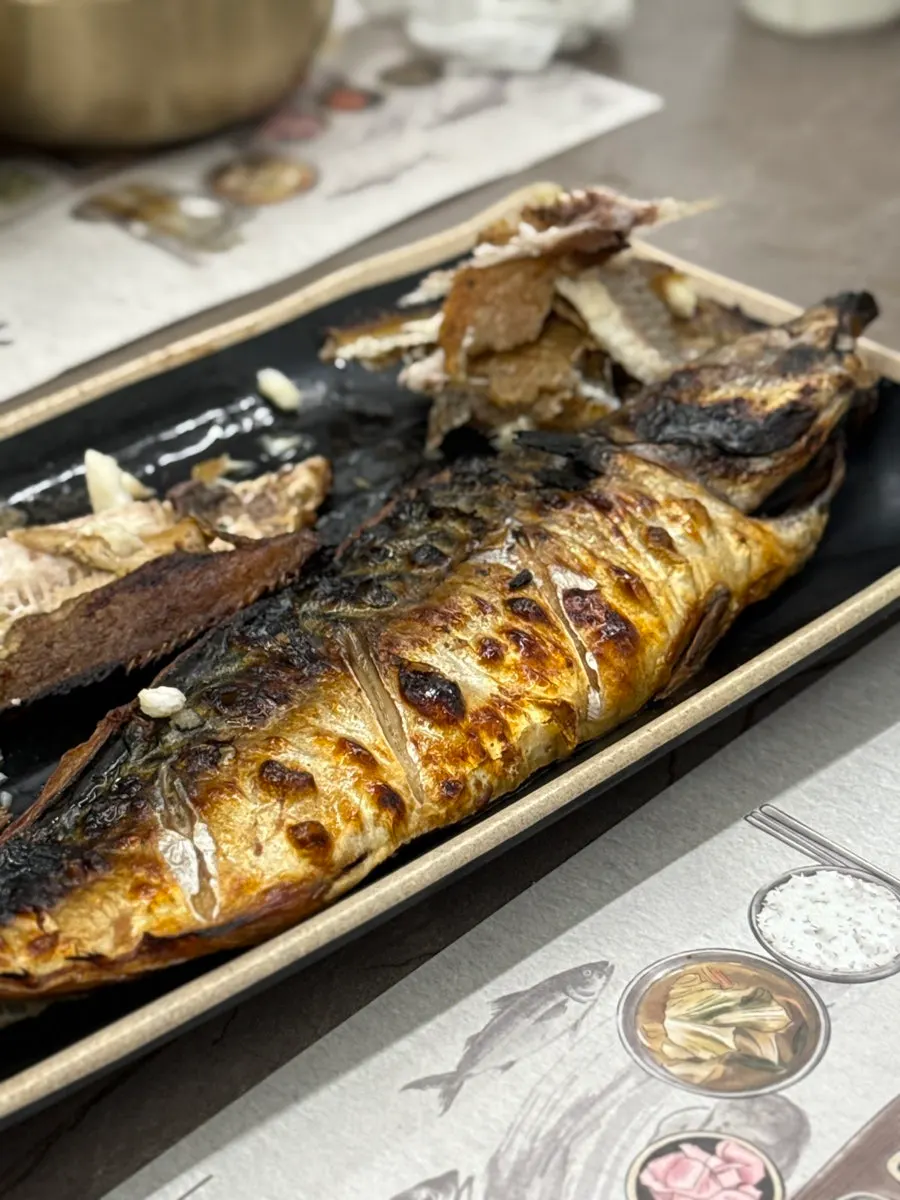 Grilled oily flounder and Norwegian mackerel