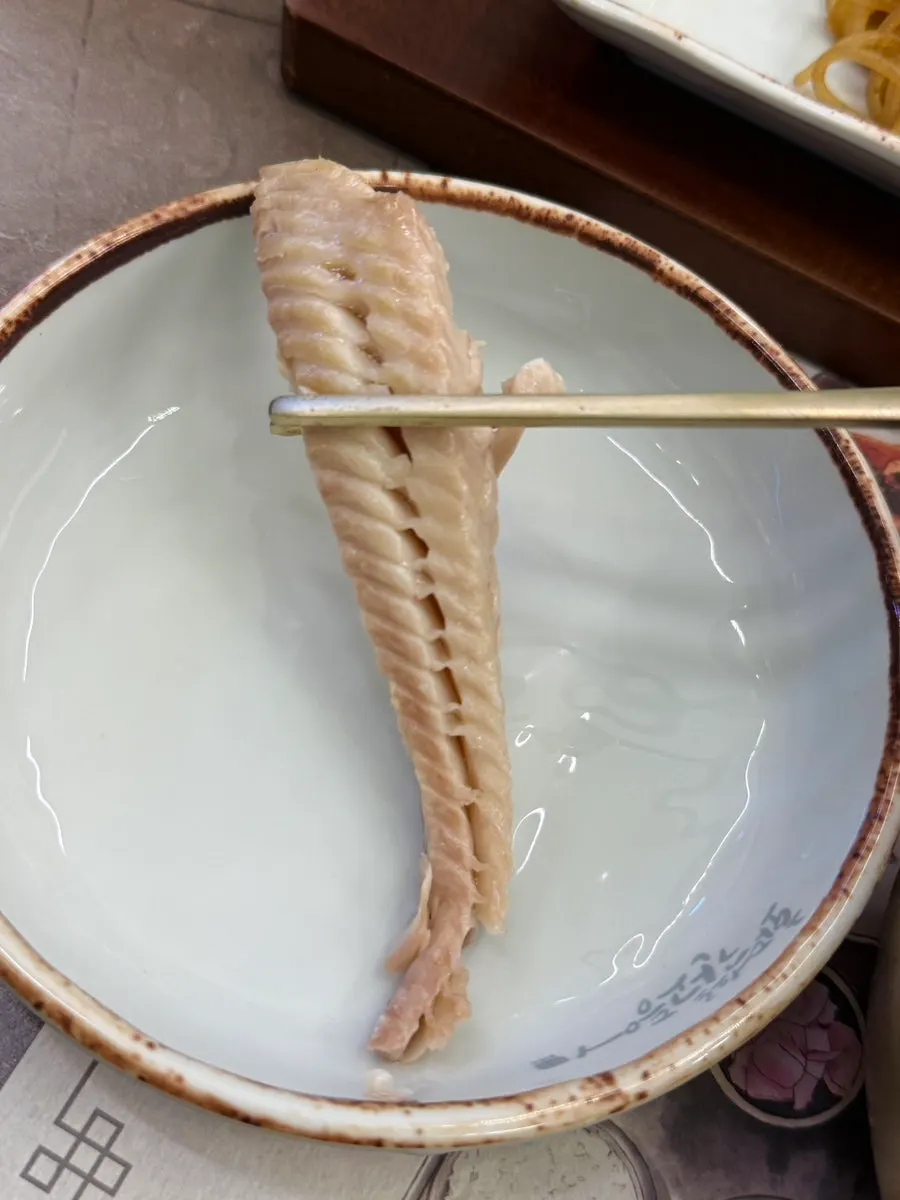 살이 도톰한 임연수구이 발라낸 모습