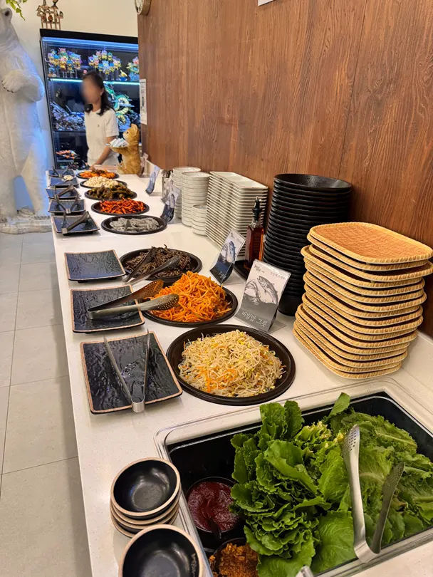 Self-bar side dish counter with wrap greens and namul