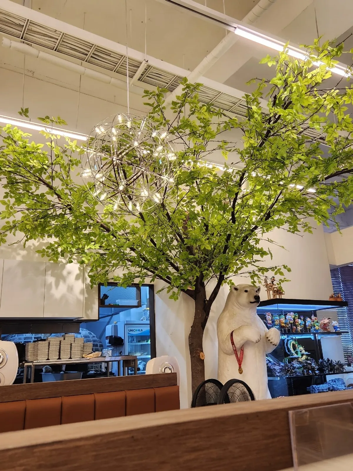 清潔な店内と座席