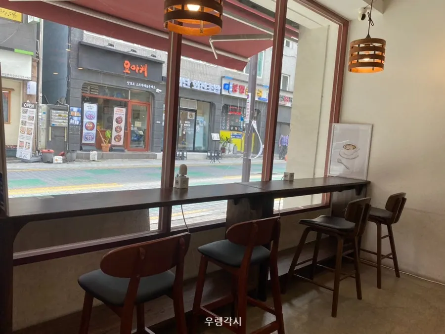 새참커피 평일 테이크아웃 할인 안내