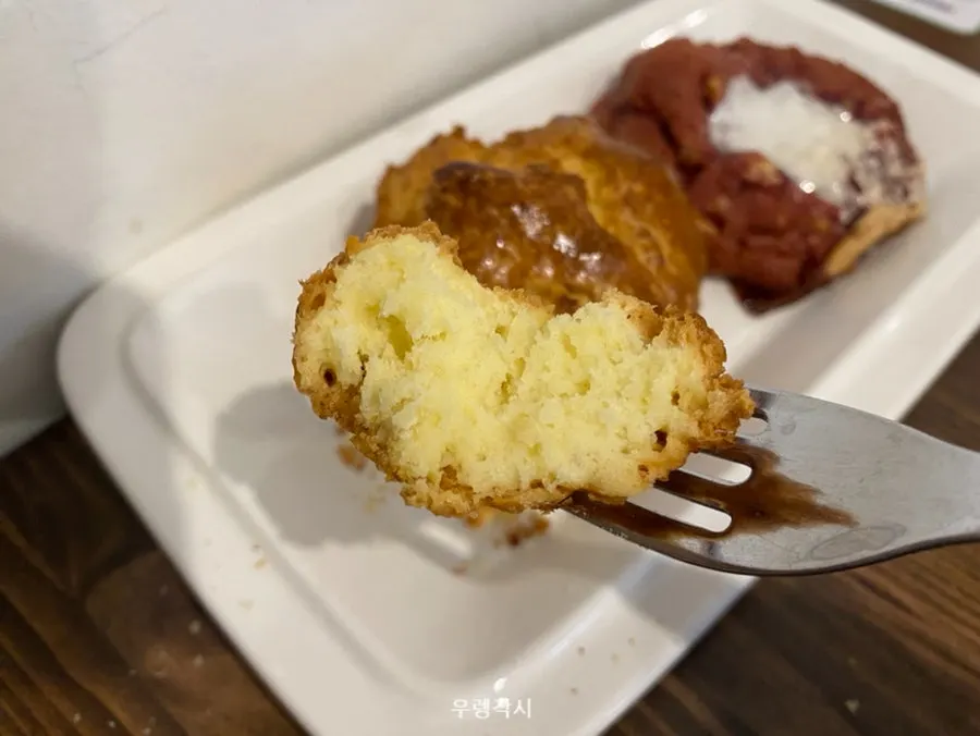 레드벨벳 스모어 르뱅 쿠키와 플레인스콘