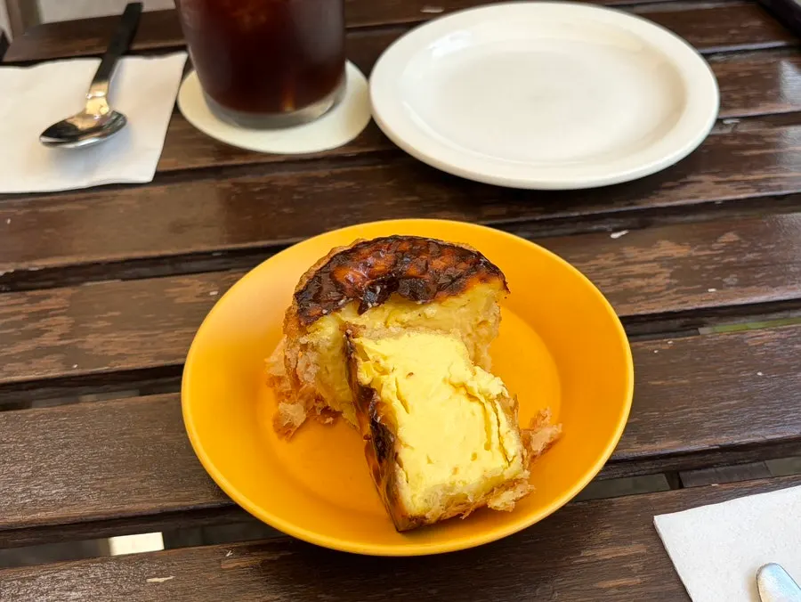 Cross-section of the egg tart cut in half