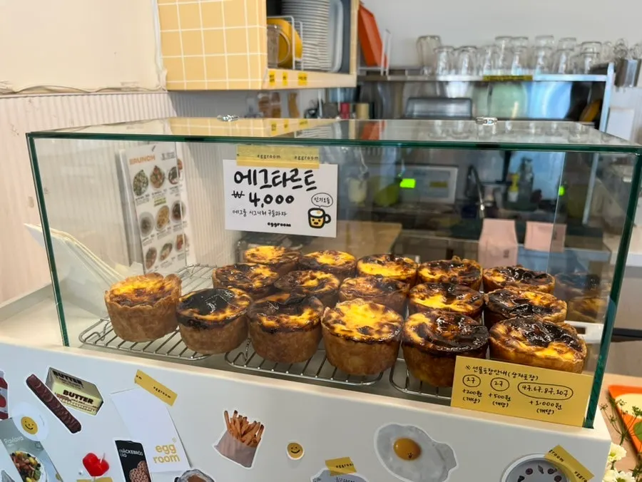 注文後のエッグルーム店内の様子