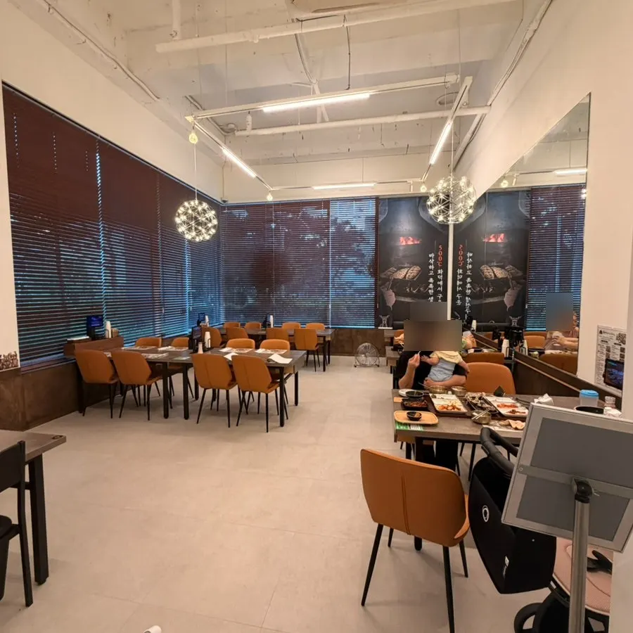 Spacious seating for family meals