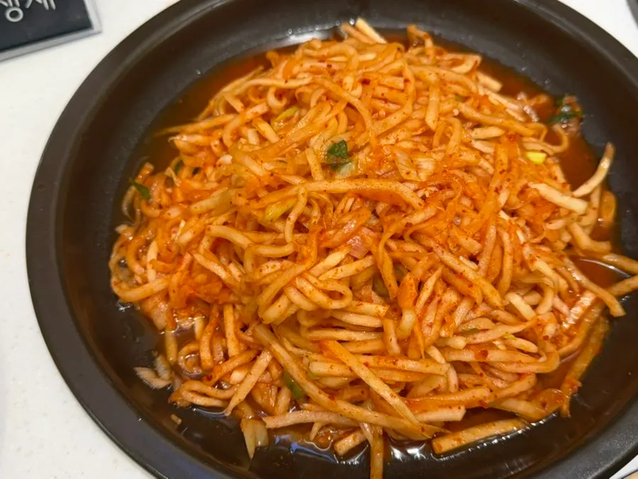셀프바 떡볶이와 반찬