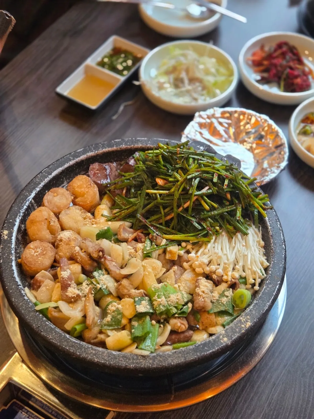 양파장아찌와 부추무침 기본찬 구성