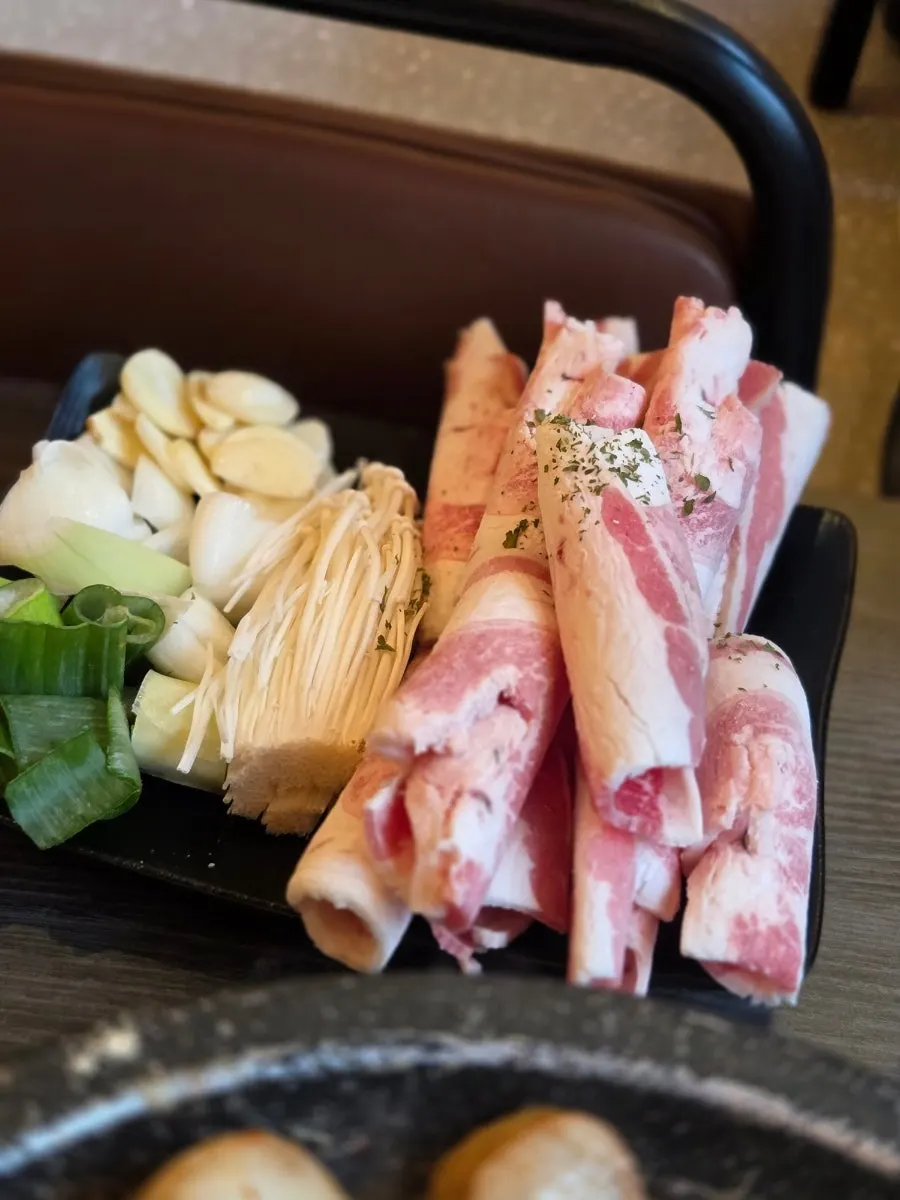 곱창과 함께 구워 먹는 우삼겹 메뉴