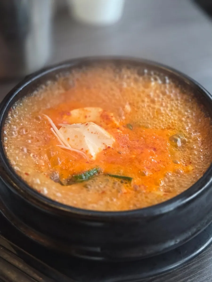 곱창 식사에 곁들인 보글보글 순두부찌개