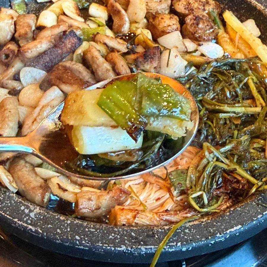 牛肠、牛百叶与牛大肠拼盘烤肉
