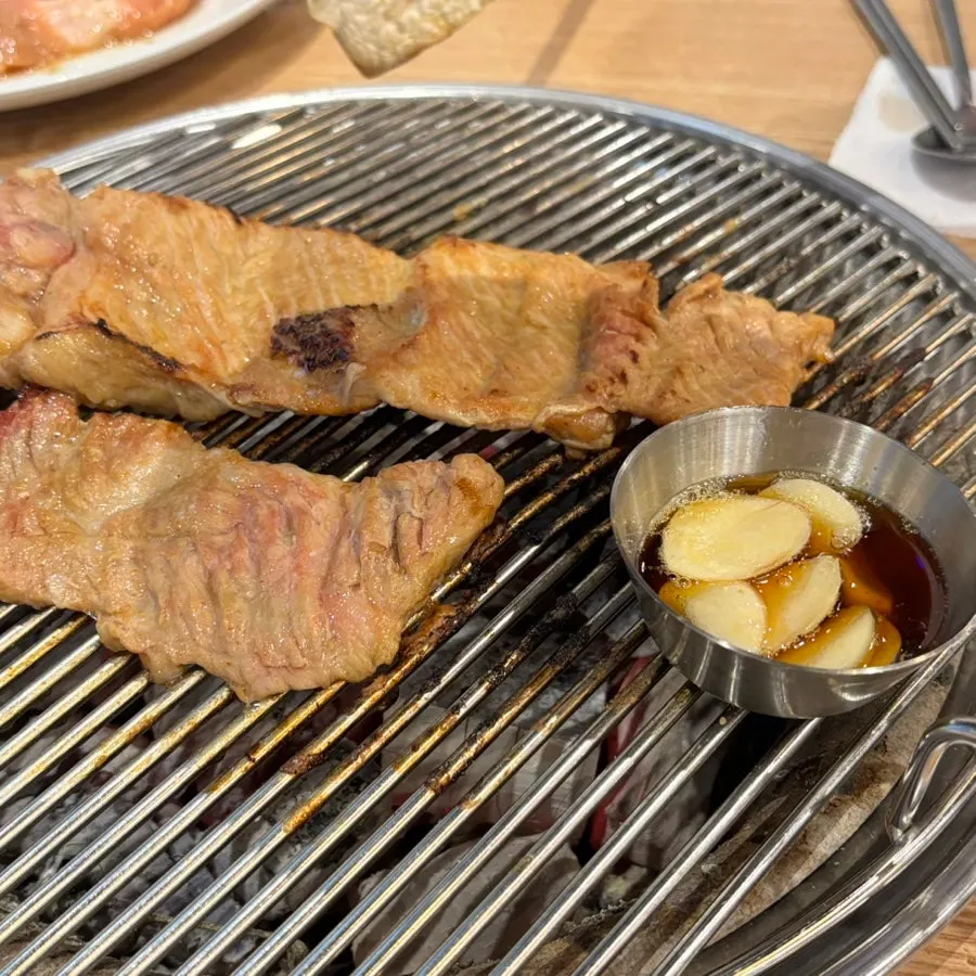 정갈하게 차려진 기본 반찬