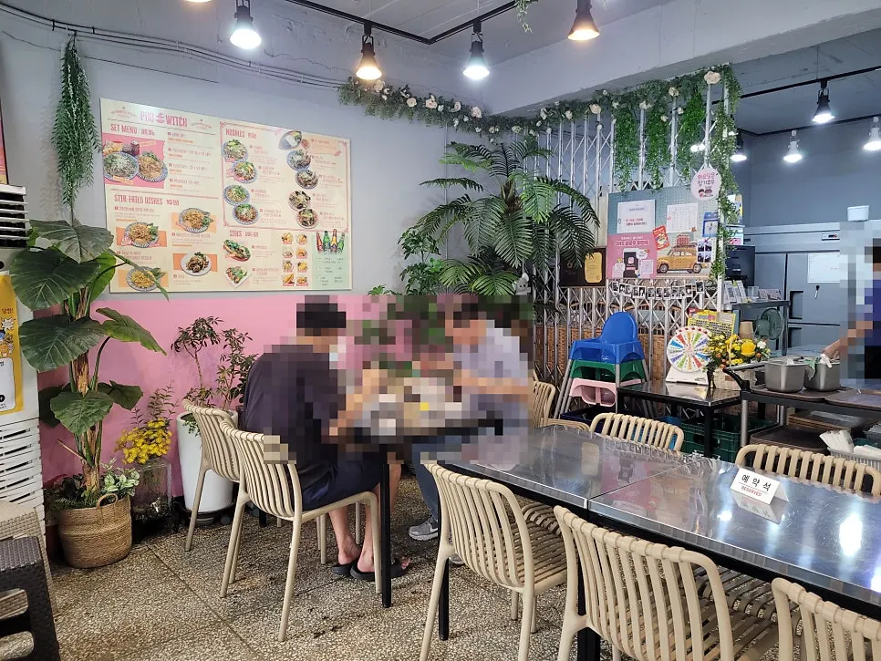 포위치 매장 내부 분위기