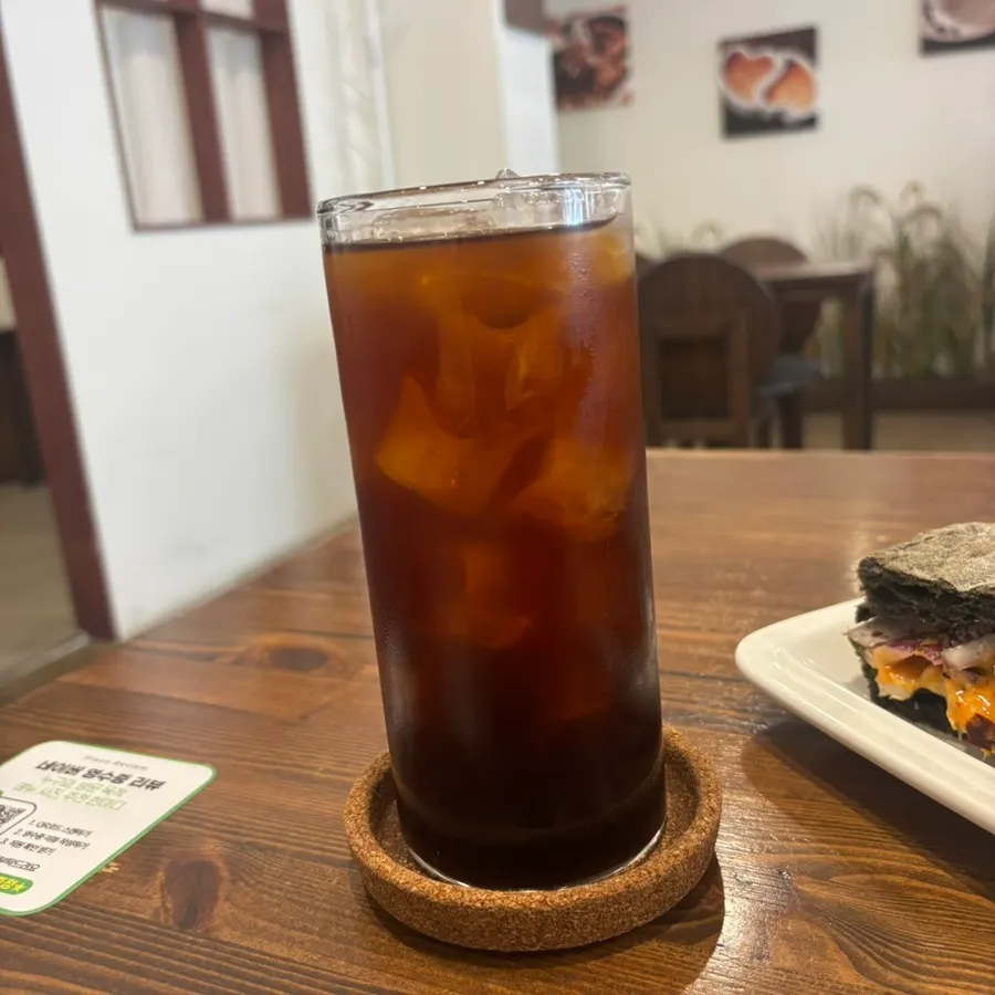 아이스 아메리카노 한 잔