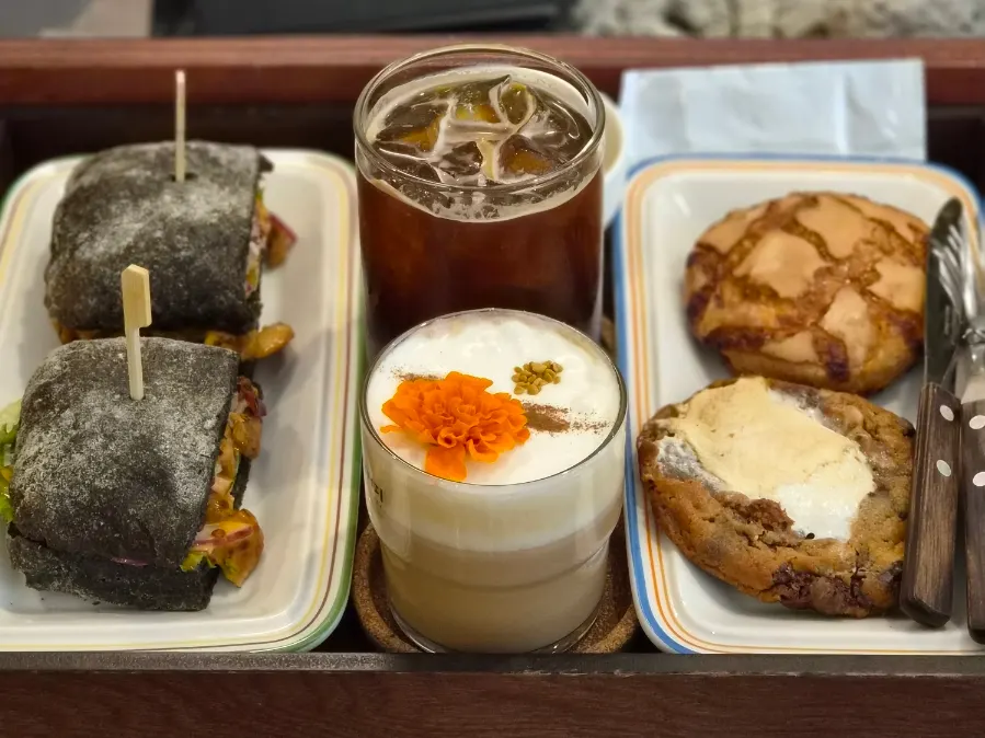 Sandwich set spread at Saechamcoffee