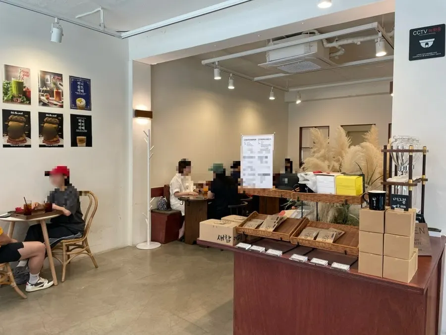 Wood-toned interior of Saechamcoffee