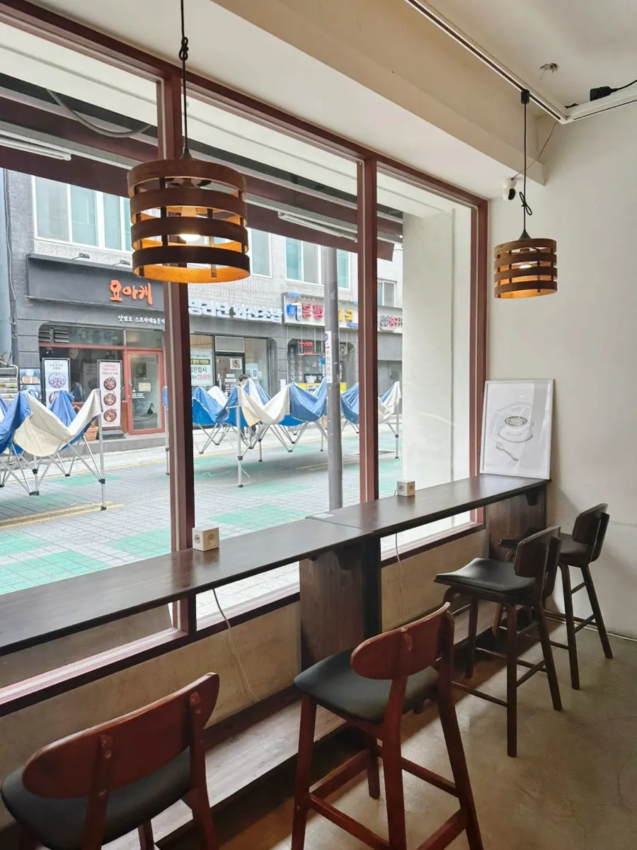 Wood-toned interior of Saechamcoffee