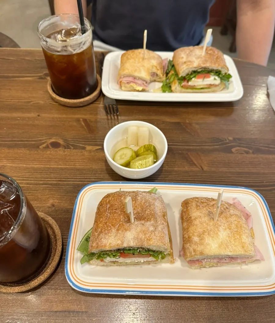 Cross-section of the sandwich showing fresh ingredients