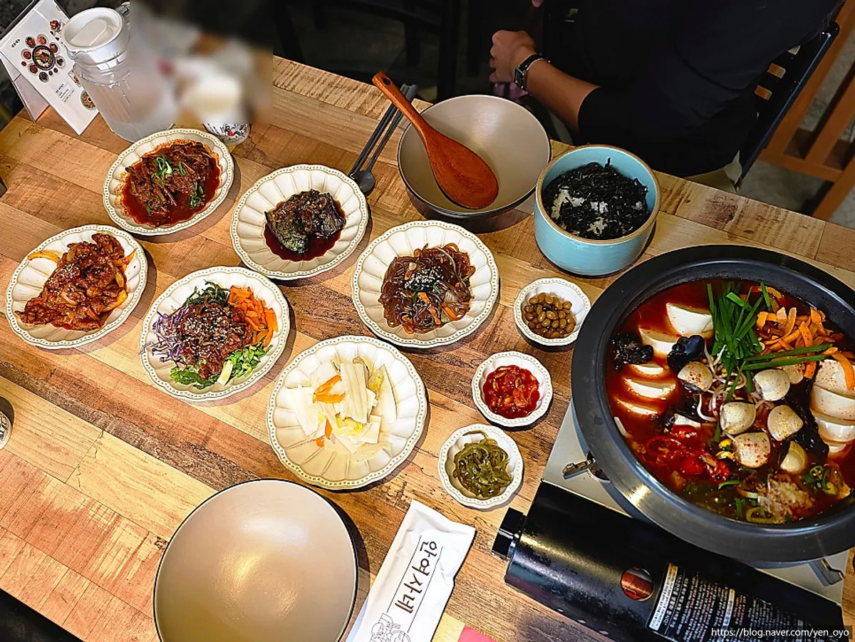 한가득 차려진 안여사네 10첩 한상