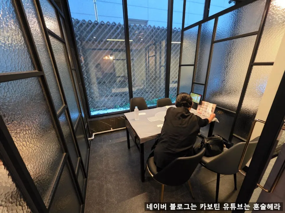 Room-style dining space good for group gatherings