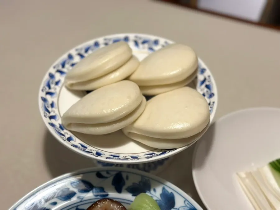 Glossy dongpo pork with accompaniments