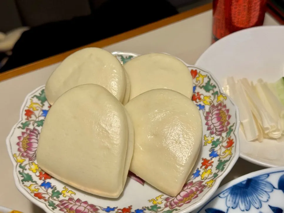 동파육과 함께 나온 스팀번 4pcs