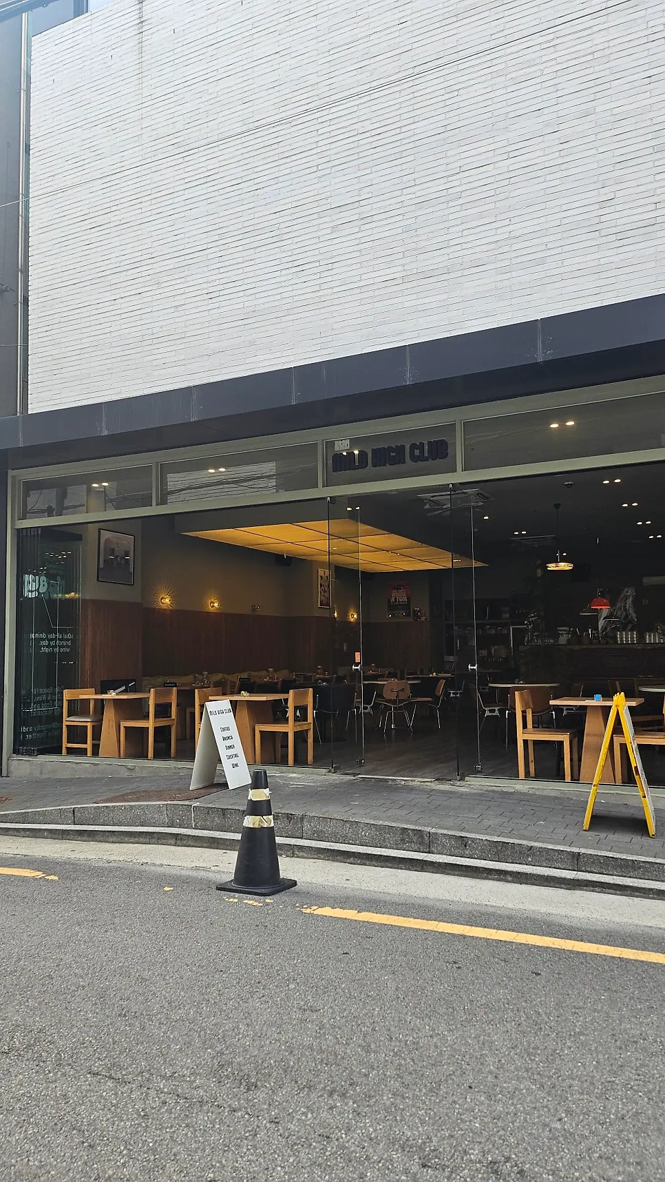 Indoor seating at Mild High Club Apgujeong Branch