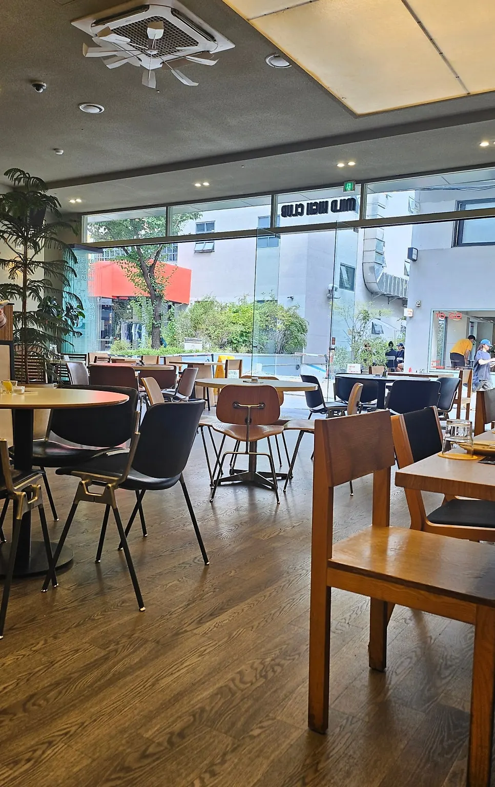 Entrance of the open-plan store during the 11 AM opening run