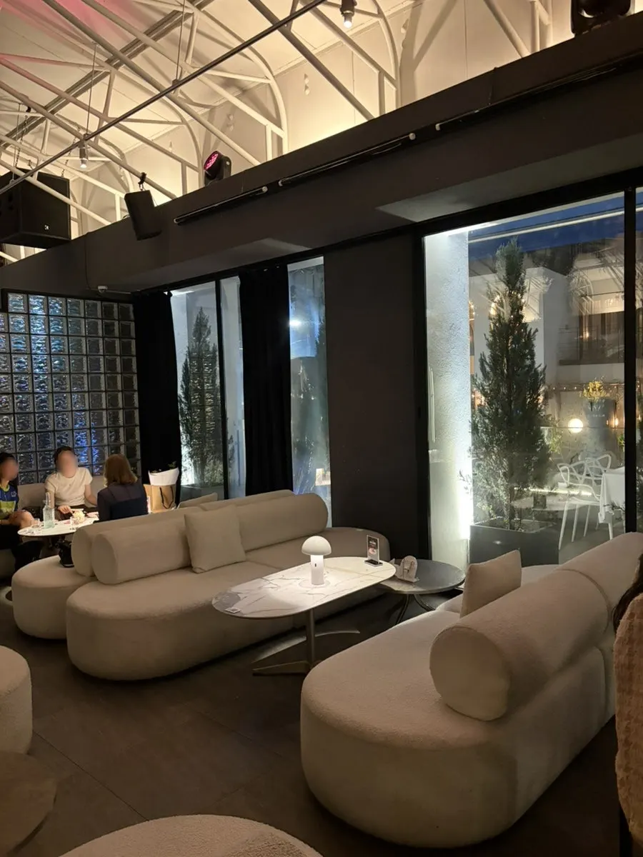Restaurant interior with a fountain