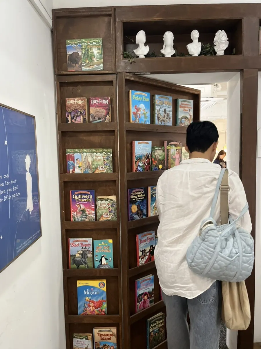 Tempat duduk dan lampu dalaman Eulji Darak