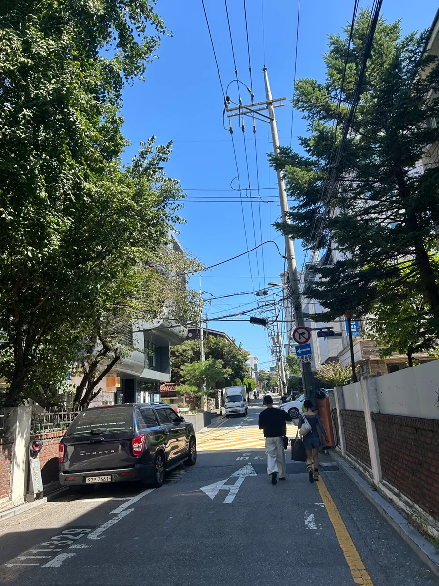 압구정생식빵옵션블랙 매장 입구 쪽 모습
