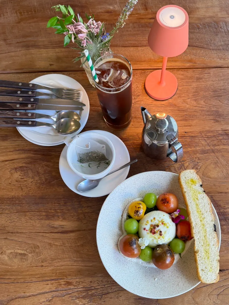 Drinks and brunch setting on the table