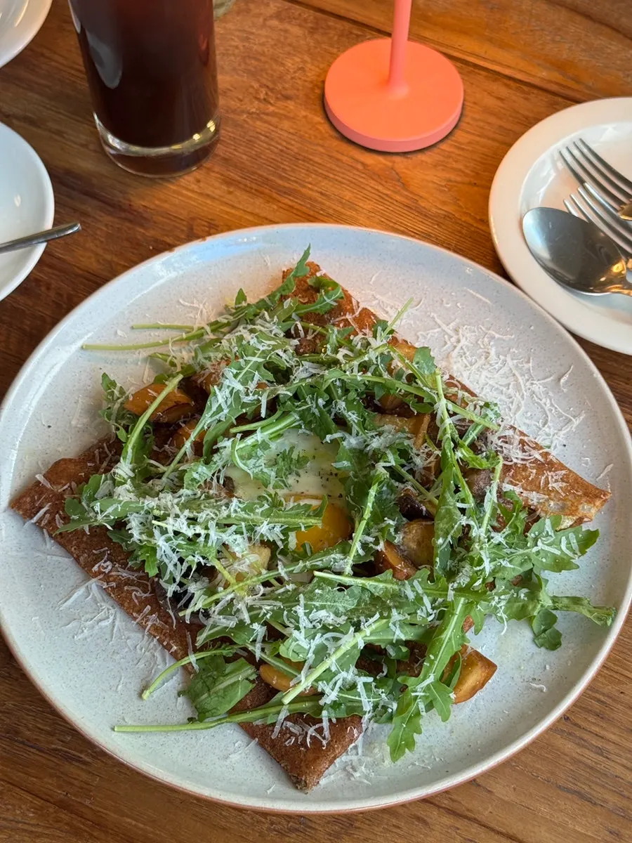 Buckwheat-crust mushroom sauté galette