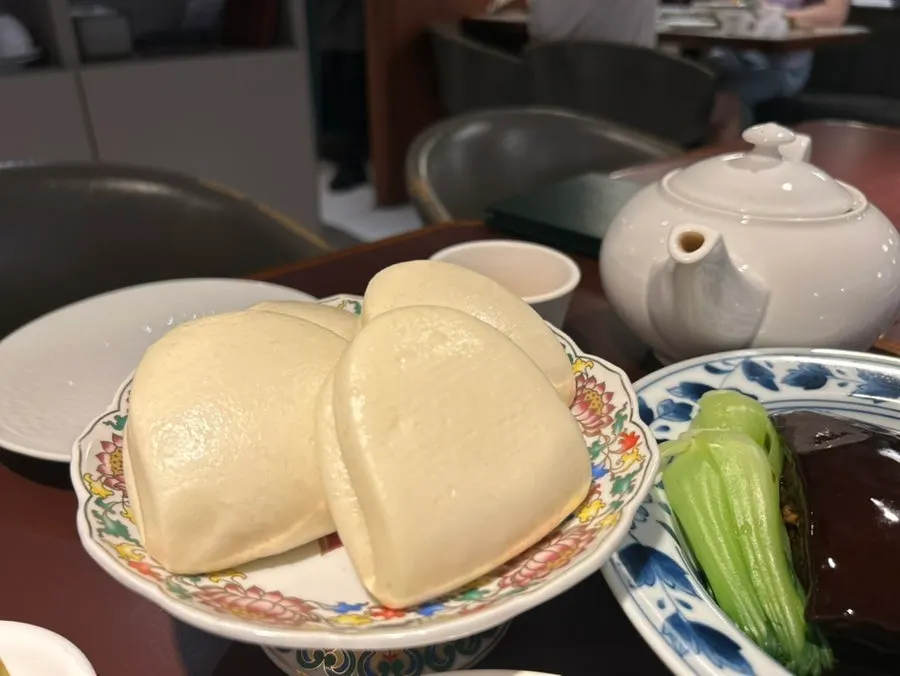 Dongpo pork with flower buns, shredded scallion, and cucumber