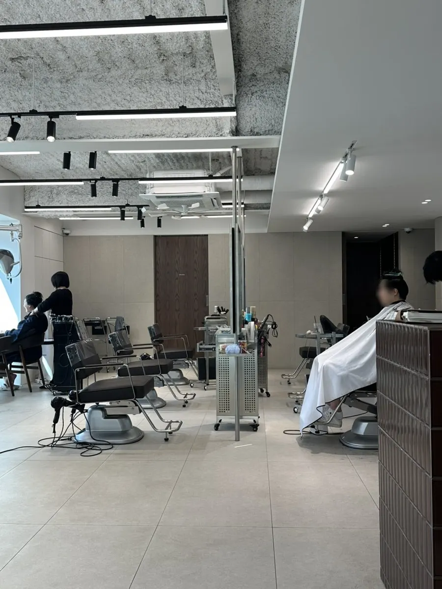 ビオルンヘア狎鴎亭ロデオ店の店舗外観