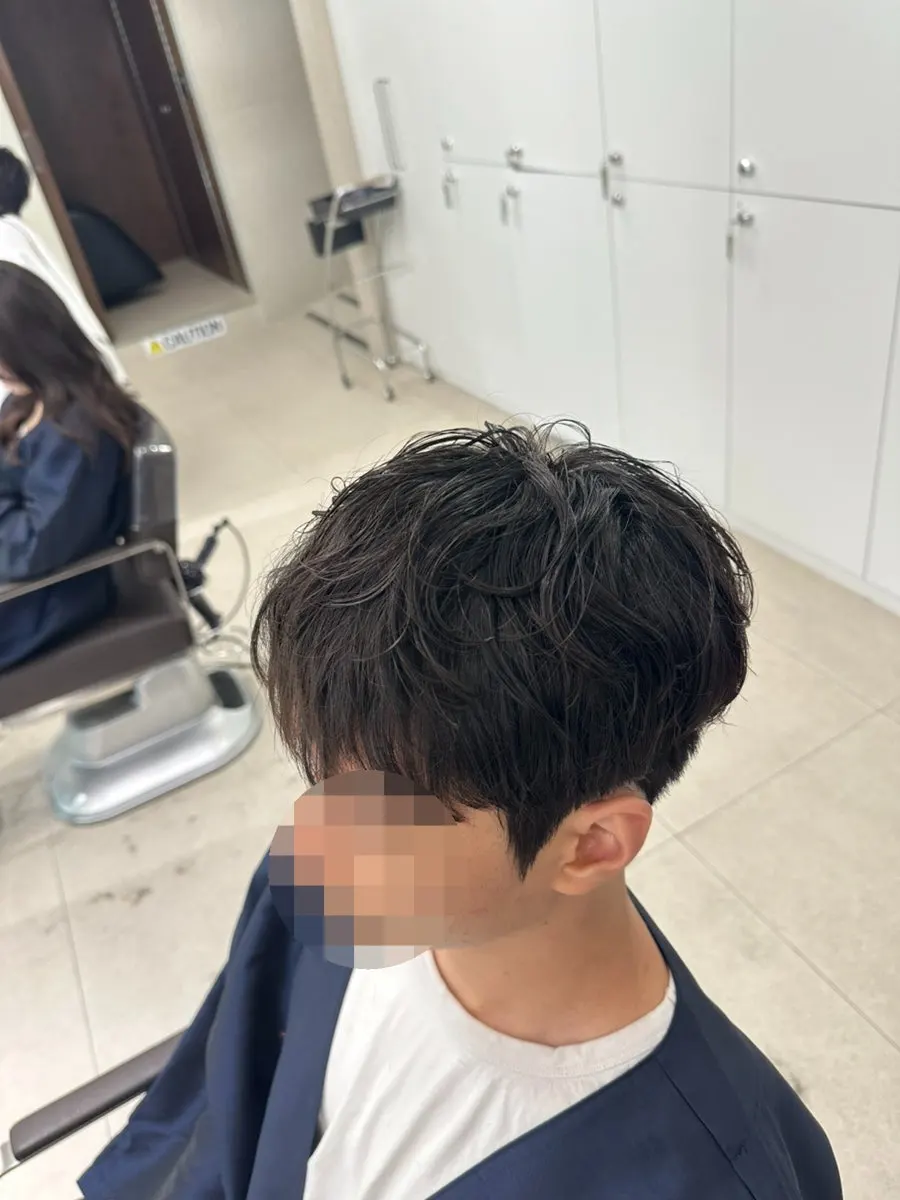 수건으로 말린 뒤 드러난 자연스러운 펌 컬
