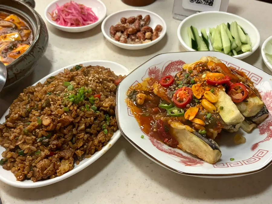 A dish eaten alongside the mapo tofu