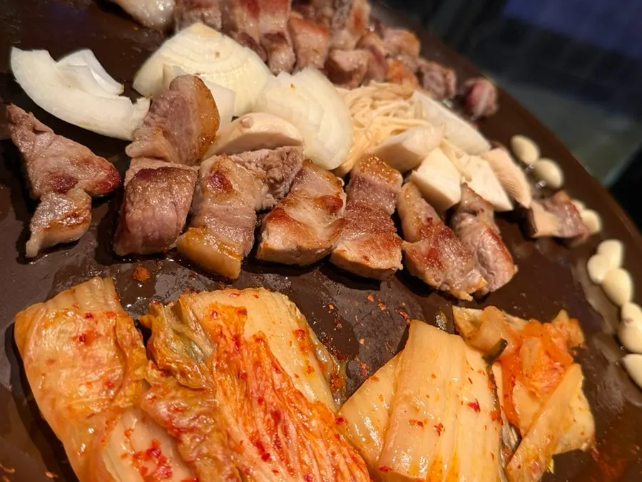 Grilled meat eaten with shredded scallions