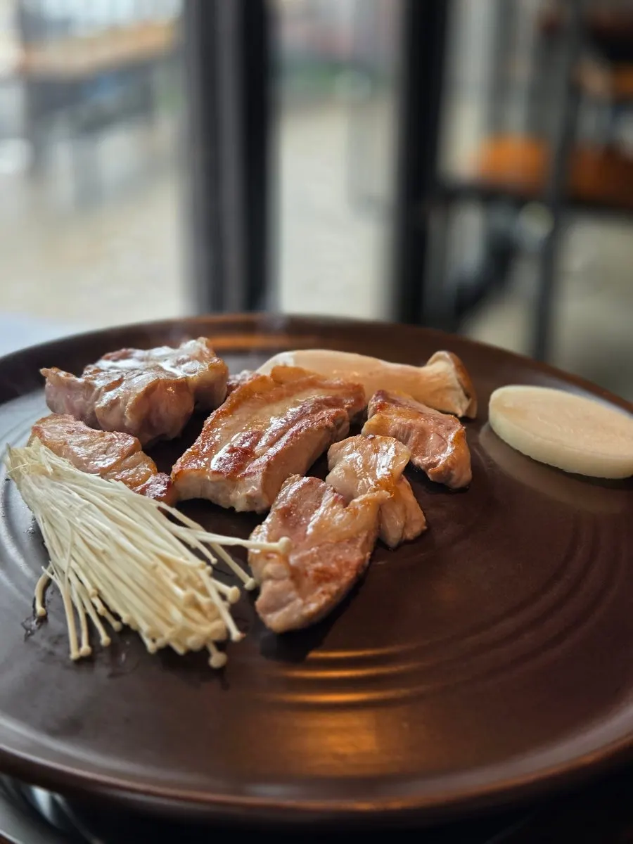 Par-grilled pork set