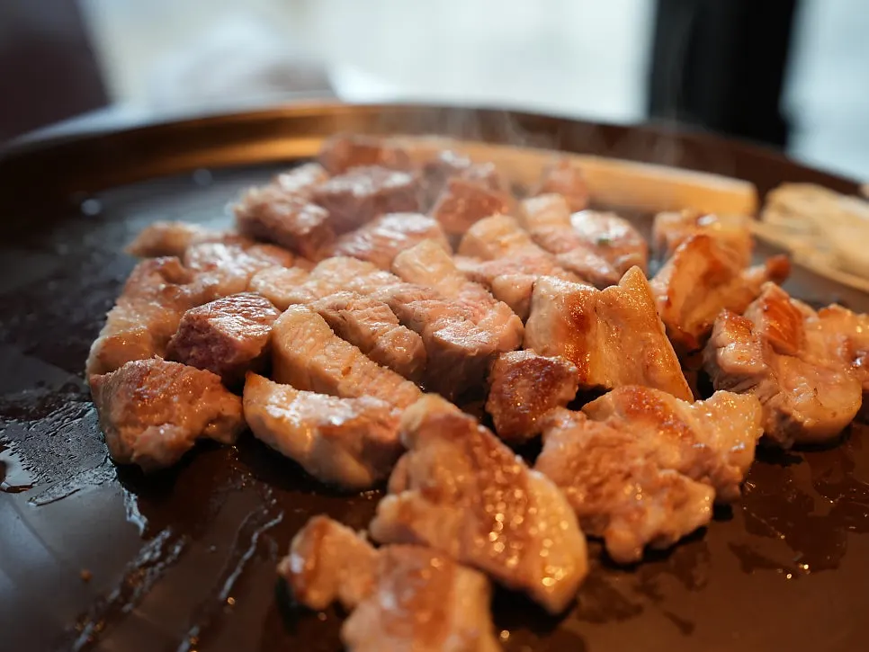 Onggijip's patented earthenware grill