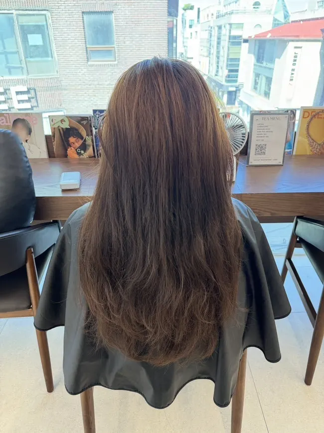 Salon seats spaced widely apart