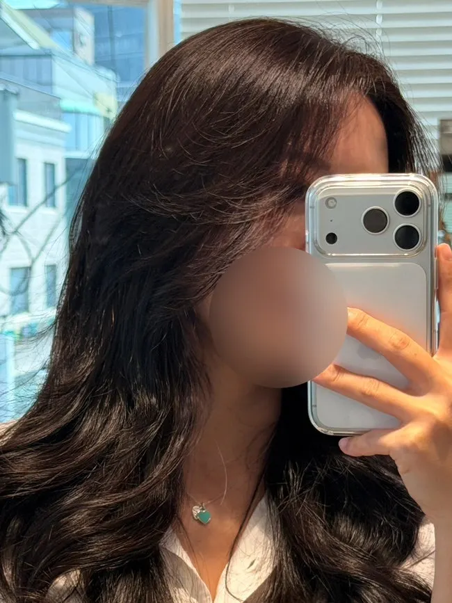 Texture of the brown hair with yellow tones fixed