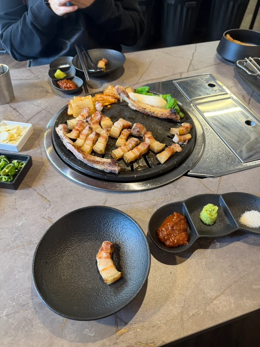Golden grilled bone samgyeopsal