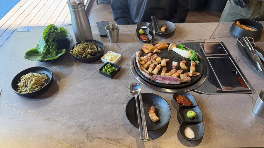 A plate of quickly cooked bone samgyeopsal