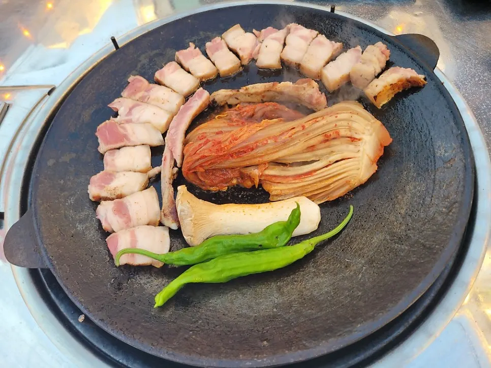 Pre-grilled bone pork belly with a long attached bone