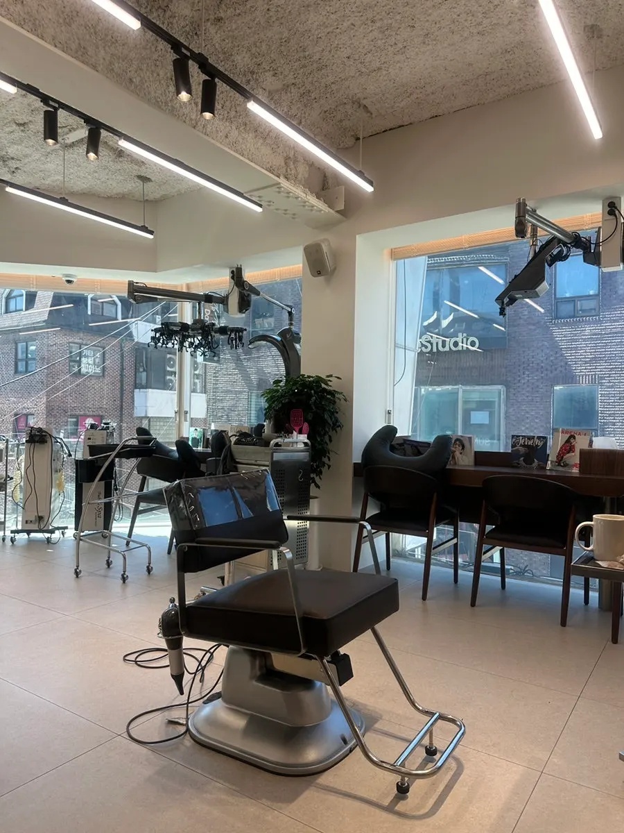 Entrance of Biorn Hair Apgujeong Rodeo on the 2nd floor